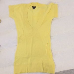Cashmere sweater yellow